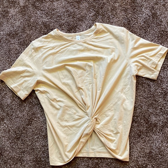 Loved the look of this shirt, didn’t love the fit on me. Perfect condition. - Picture 1 of 2